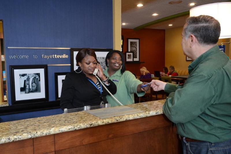 Hampton Inn Fayetteville Fort Bragg Exteriör bild