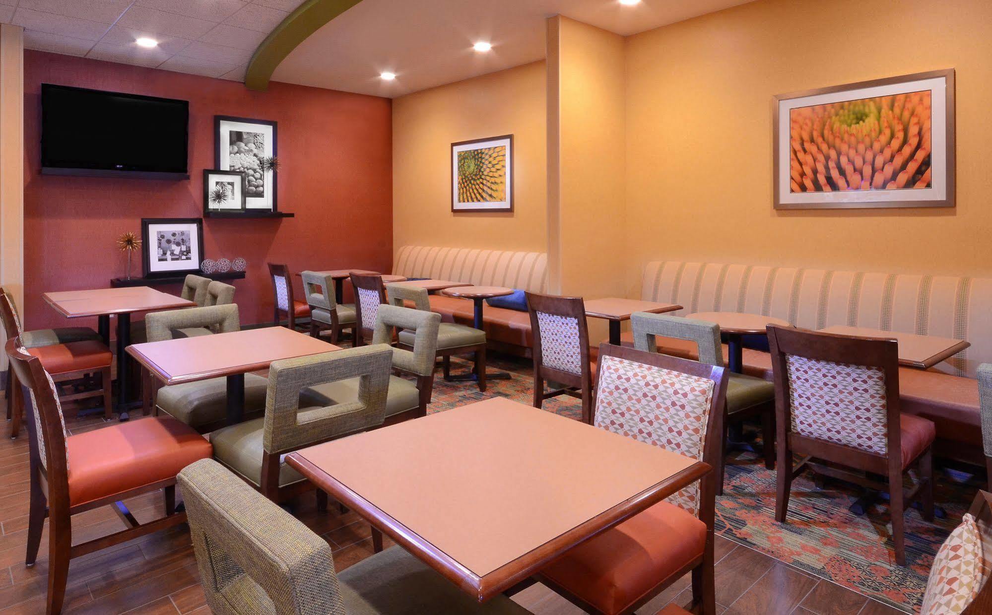 Hampton Inn Fayetteville Fort Bragg Exteriör bild